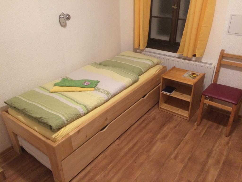 Pension Zur Wartburg Görlitz Buitenkant foto