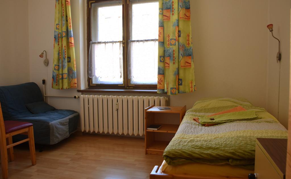 Pension Zur Wartburg Görlitz Buitenkant foto