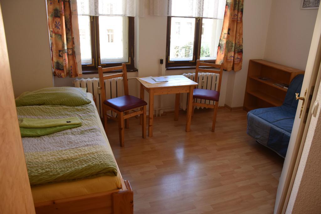 Pension Zur Wartburg Görlitz Buitenkant foto